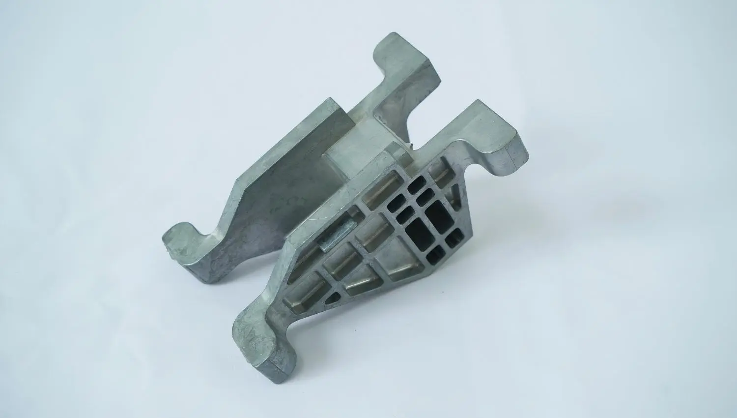 Aluminum alloy die casting